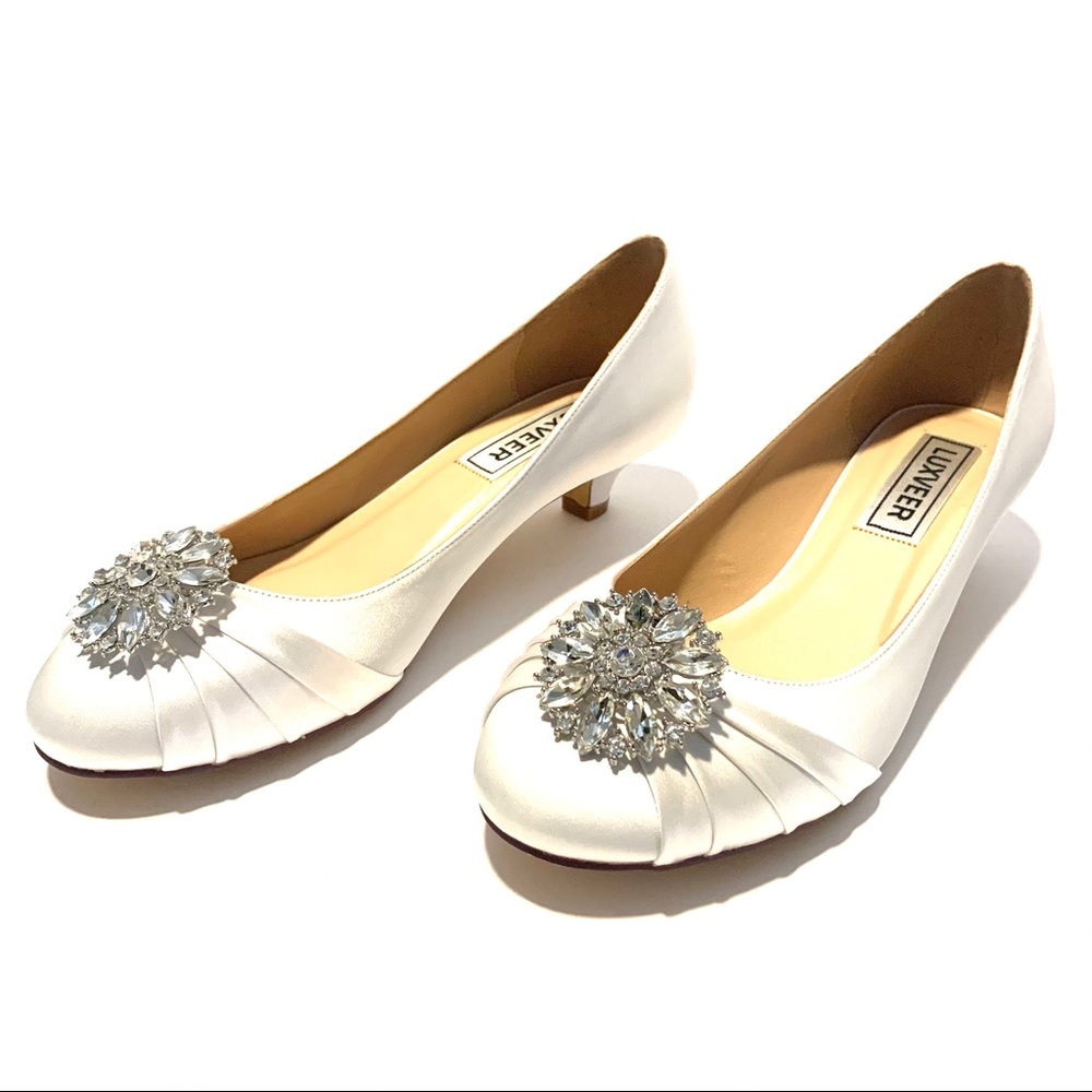 Luxveer Low Heel Removable Clip Shoes White Size 8